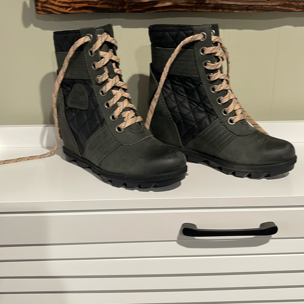 Sorel Size 7.5 woman
